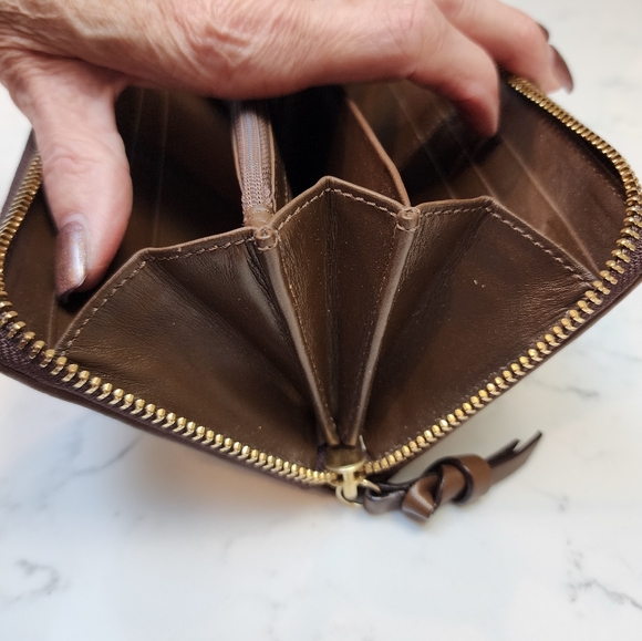 COACH Patchwork Signature C Zip Around Accordian Wallet.  EUC - Picture 7 of 14